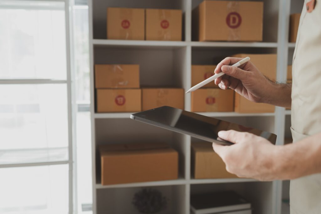 Cargo services in UAE for international shipping